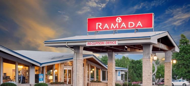 加纳诺克省旅馆华美达酒店(Ramada Provincial Inn 1000 Islands/Gananoque)图片