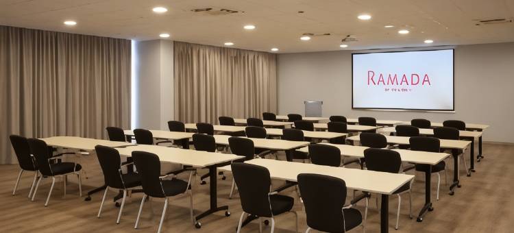 格塔菲温德姆华美达酒店(Ramada by Wyndham Getafe)图片