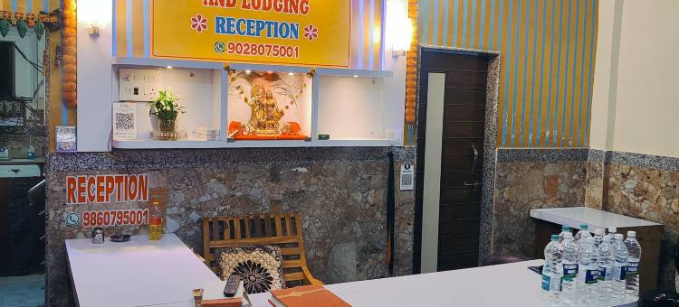 阿迪拉杰宫及住宿酒店(Hotel Adiraj Palace and Lodging)图片