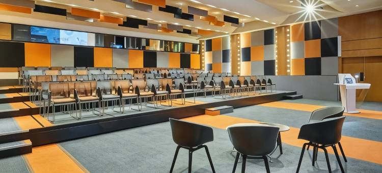 巴黎吕埃尔马尔迈松诺富特酒店(Novotel Paris Rueil-Malmaison)图片
