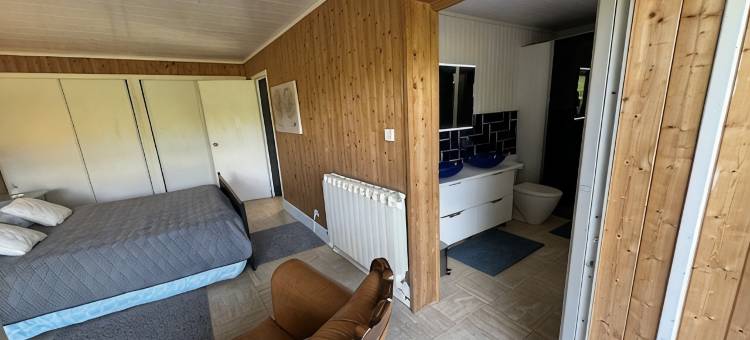 holiday home with indoor pool, Le Porge图片