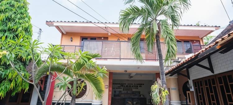 红多兹酒店@茉莉芬庞利马苏迪尔曼(RedDoorz @ Panglima Sudirman Madiun)图片