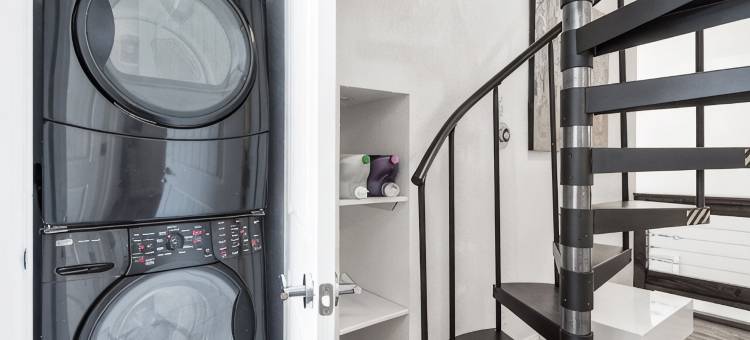 Lovely 2BA King Beds+2 Car Garage. Hidden Gem-Walk>Shops & Dining!图片