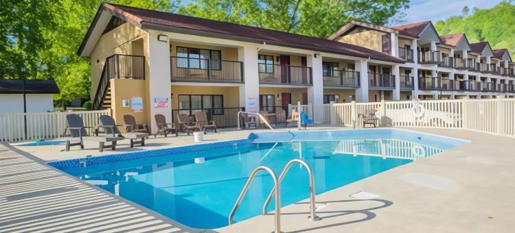 加特林堡市中心速8酒店及会议中心(Super 8 by Wyndham Downtown Gatlinburg at Convention Center)图片