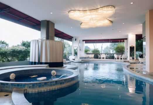 Amaroossa Royal Bogor Hotel Overview