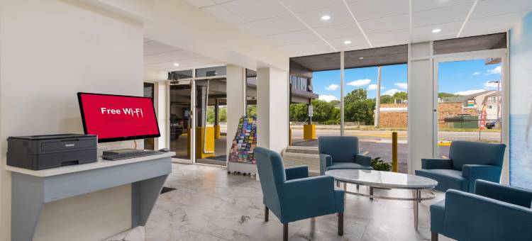 红屋顶PLUS+及套房维吉尼亚海滩-海滨(Red Roof Plus+ & Suites Virginia Beach - Seaside)图片