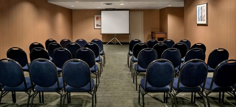 希尔顿欢朋套房酒店-密尔沃基市区(Hampton Inn & Suites Milwaukee-Downtown)图片