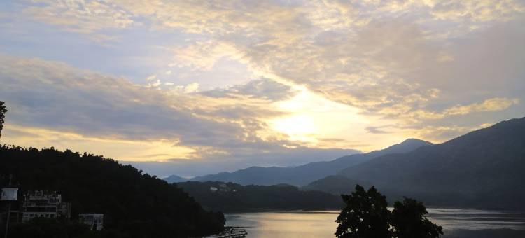 日月潭冠裕精緻旅店图片