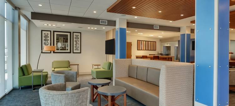 罗阿诺克市民中心智选假日套房酒店(Holiday Inn Express & Suites Roanoke – Civic Center)图片