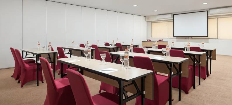 日惹布尔扎酒店(Burza Hotel Yogyakarta)图片