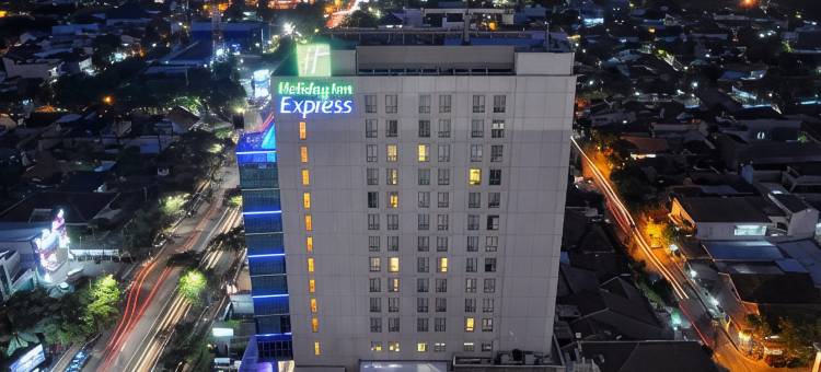 三宝垄新邦利马智选假日酒店(Holiday Inn Express SEMARANG SIMPANG LIMA by IHG)图片