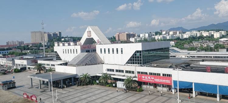 IU酒店(吉安火车站广场井冈山大学店)图片