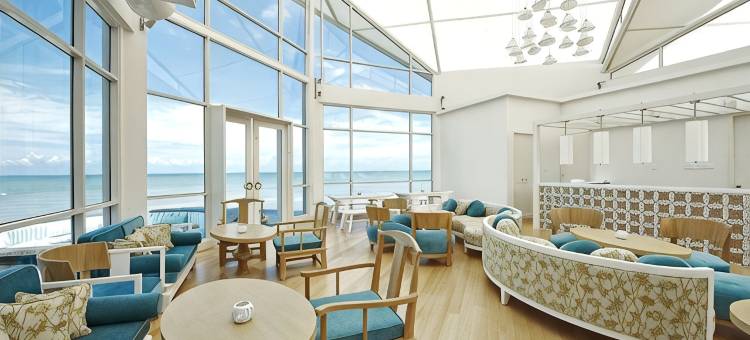 雅维林海中天酒店(Avillion Port Dickson)图片