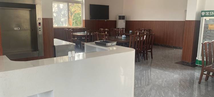 天佑京铁北戴河酒店(怀庆店)图片