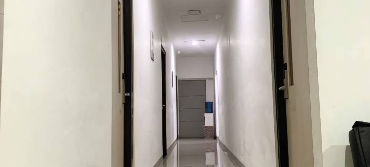 城市景观酒店MS客房旅馆-新邦利马-由红门酒店管理(Urbanview Hotel MS Rooms Inn Simpang Lima by RedDoorz)图片
