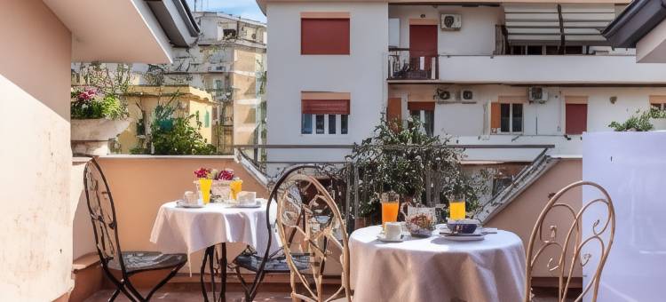 钱皮诺广场客房酒店(Plaza Rooms Ciampino)图片