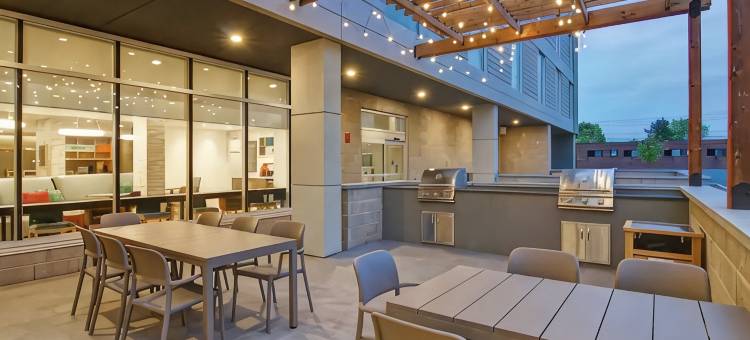 蒙特娄多瓦尔希尔顿惠庭酒店(Home2 Suites by Hilton Montreal Dorval)图片