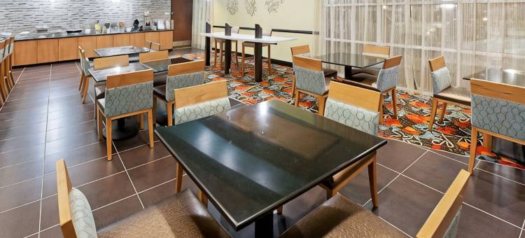 塔尔萨卡托萨拉昆塔温德姆套房酒店(La Quinta Inn & Suites by Wyndham Tulsa - Catoosa Route 66)图片