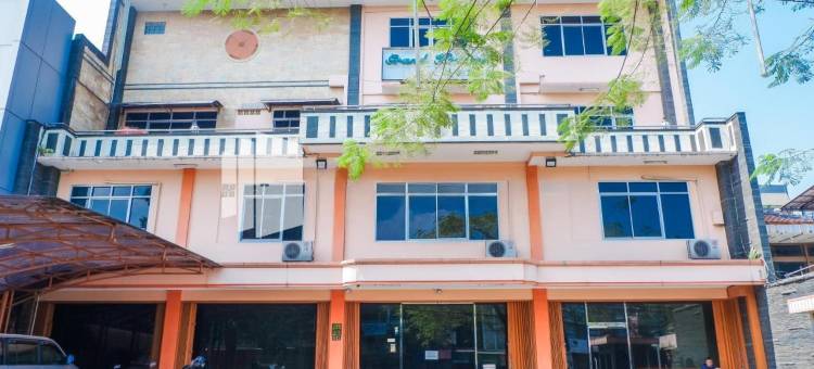 Grand Kembar Hotel Mitra RedDoorz图片