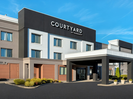 纽堡斯图尔特机场万怡酒店