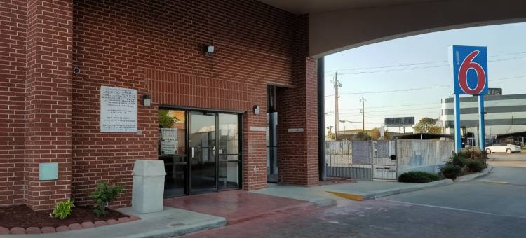 莫特尔六休斯敦-布鲁克霍洛(Motel 6 Houston, TX - Brookhollow)图片