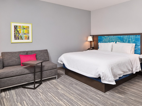 希尔顿长岛法明代尔欢朋酒店及套房