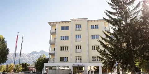 勞迪內拉酒店