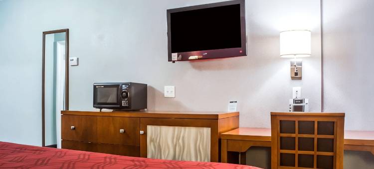 布鲁克波特伊克诺旅馆(Econo Lodge)图片