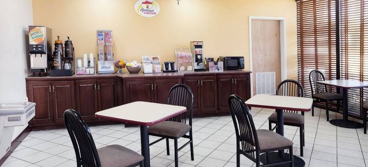 印第安纳速8酒店(Super 8 by Wyndham Indianola)图片