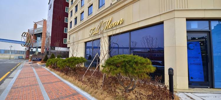 Full Moon酒店(Full Moon Hotel)图片