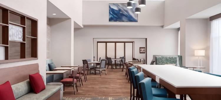 希尔顿旗下欢朋酒店及套房-基洛纳机场(Hampton Inn & Suites by Hilton Kelowna Airport BC)图片
