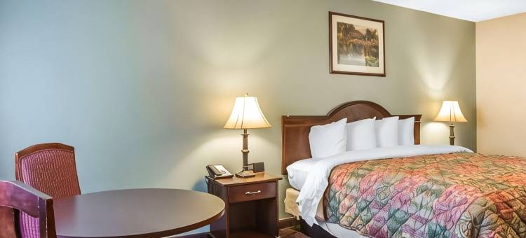 卡梅伦帕克诗格尔斯普林斯凯艺套房酒店(Quality Inn & Suites Cameron Park Shingle Springs)图片