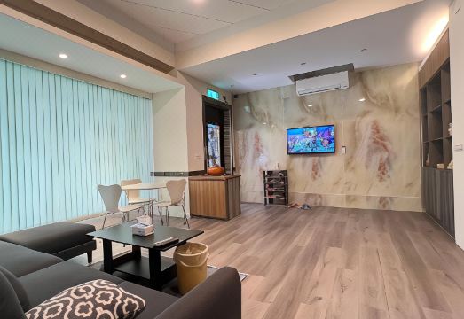 花莲宽品居站前电梯民宿外景图