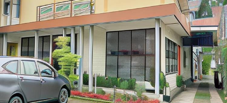 RedDoorz near Exit Toll Kalijati Subang图片