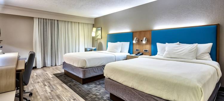 汉普顿体育馆中央万怡酒店(Courtyard Hampton Coliseum Central)图片