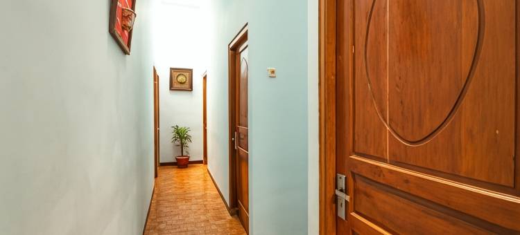 红多兹伊斯兰酒店-近斯拉根中央公园(RedDoorz Syariah @ Sakinah Guesthouse)图片