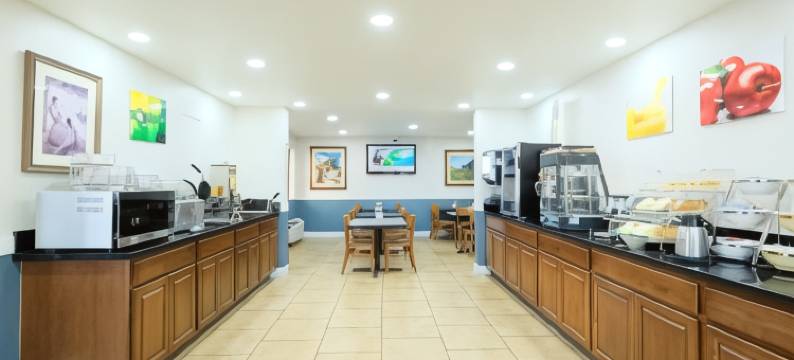 霍尔布鲁克品质酒店近化石森林(Quality Inn Holbrook Near Petrified Forest)图片