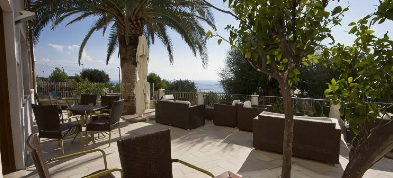 布兰卡玛利亚餐饮酒店(Hotel Brancamaria)图片