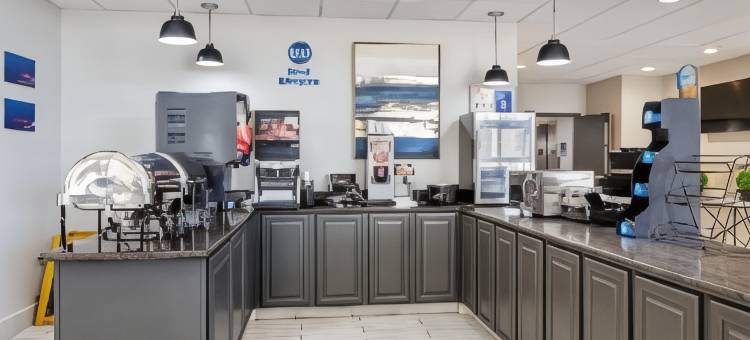 贝斯特韦斯特拉伯克西套房酒店(Best Western Lubbock West Inn  Suites)图片