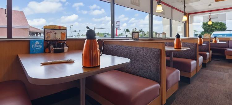 迈尔斯堡河滨贝斯特韦斯特酒店(Best Western Fort Myers Waterfront)图片