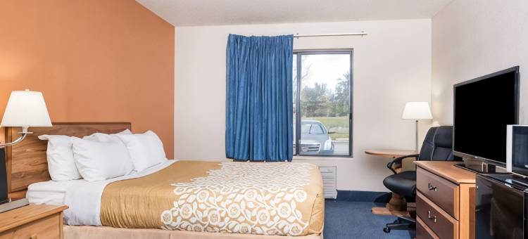 黑河瀑布戴斯酒店(Days Inn by Wyndham Black River Falls I-94 on Atv Trail)图片