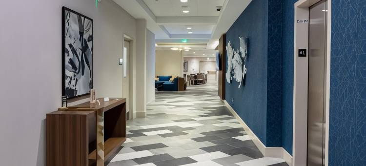 希尔顿逸林酒店-伊顿敦蒂顿瀑布(DoubleTree by Hilton Hotel Tinton Falls - Eatontown)图片