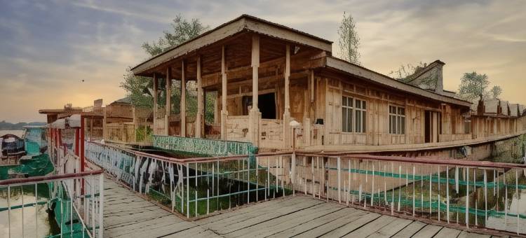 克什米尔王子豪华水上别墅(Prince of Kashmir Luxury Houseboat)图片