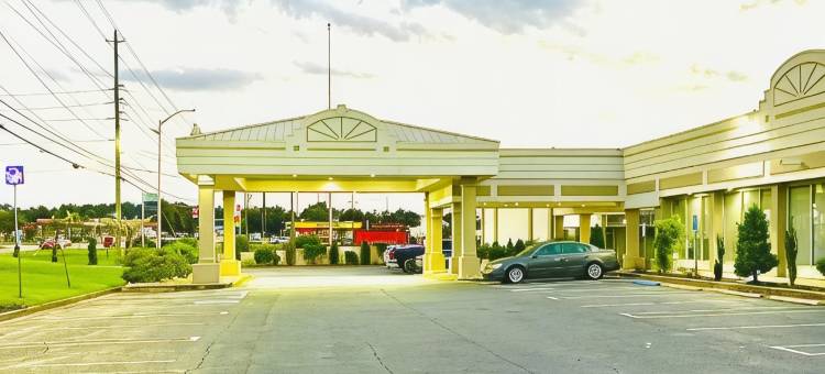 郊区开间麦克唐纳南 I-75(Suburban Studios McDonough South I-75)图片