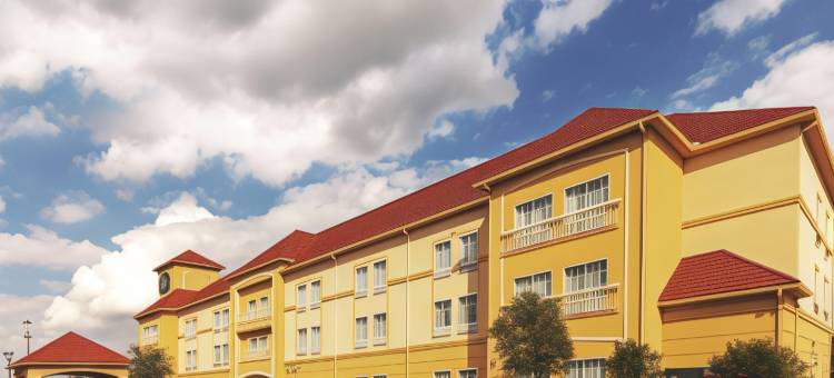 肖尼拉昆塔温德姆套房酒店(La Quinta Inn & Suites by Wyndham Shawnee)图片