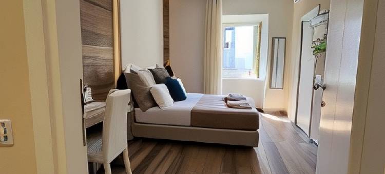 唐卡洛特罗佩亚(Don Carlo Tropea)图片