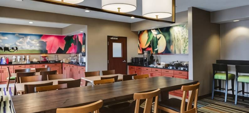 奥拉西 - 堪萨斯城凯富套房酒店(Comfort Inn & Suites Olathe - Kansas City)图片