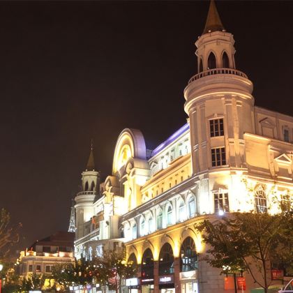 哈尔滨+亚布力滑雪旅游度假区+雪乡4日3晚跟团游