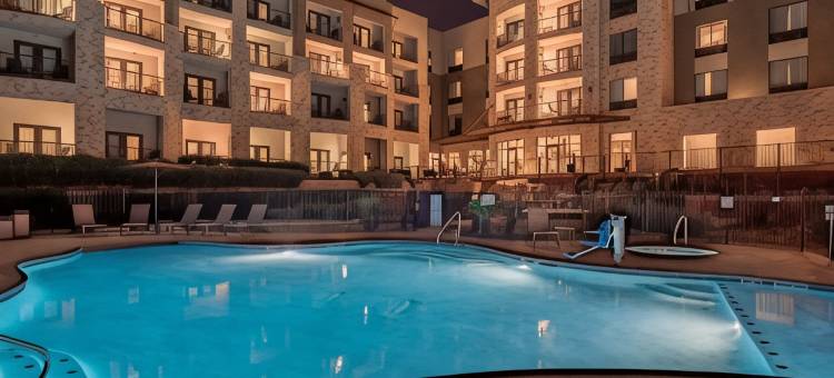 纽布朗费尔斯河村万怡酒店(Courtyard New Braunfels River Village)图片