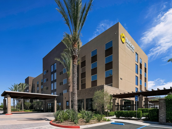 阿纳海姆阳光海岸酒店，希尔顿启缤精选